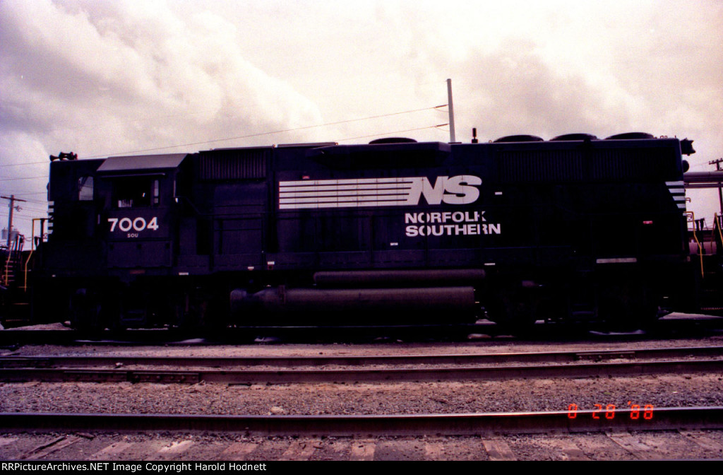 NS 7004